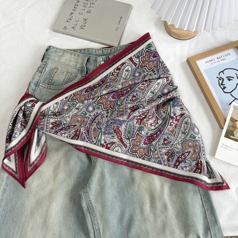 Foulard en soie triangulaire multifonctionnel de style coréen, de haute qualité, utilisable comme bandeau, écharpe, étole, châle ou petit foulard