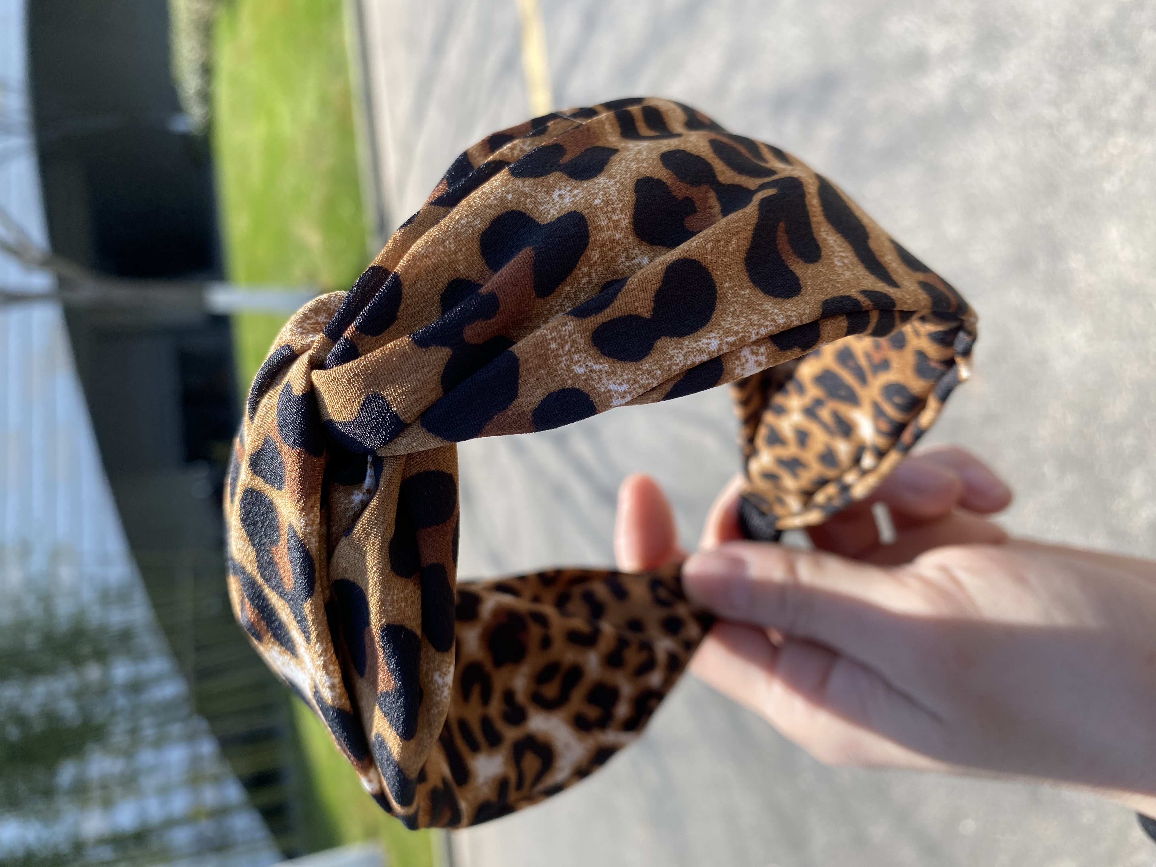 Bandeau large imprimé léopard pour femme – Accessoires pour cheveux noués à la mode avec imprimé animal audacieux, idéal pour un usage quotidien ou le lavage du visage, bandeau pour cheveux