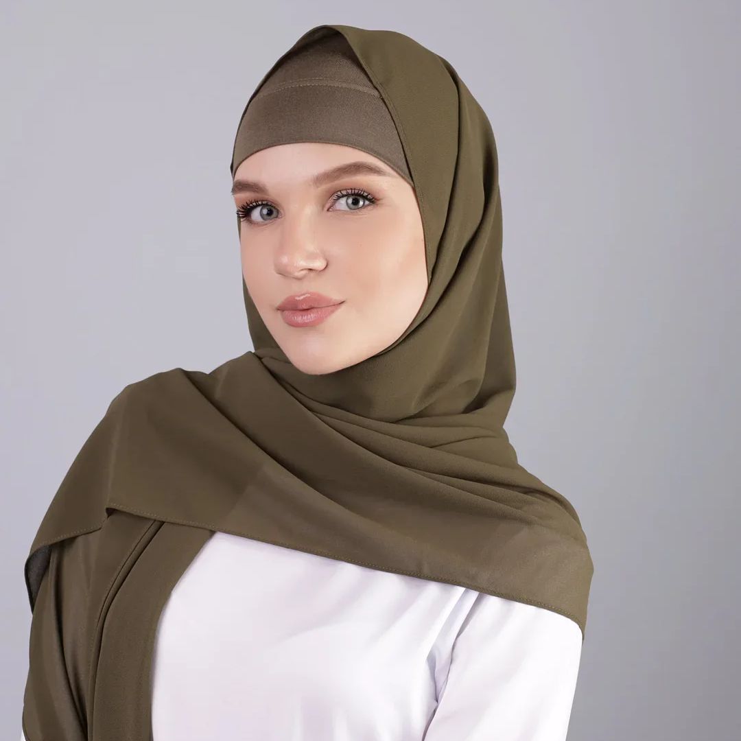 Nouvelle mode musulmane en mousseline de soie Hijab correspondant couleur avec sous-capuchon 2 pièces ensemble même couleur foulards intérieurs pour les femmes