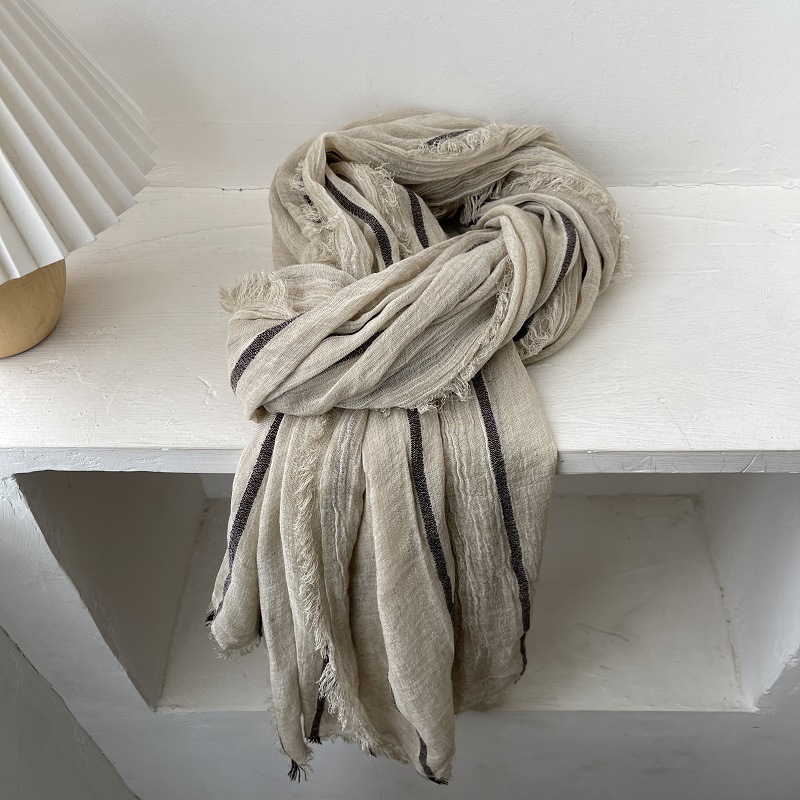 Écharpe en coton et lin rayée de style japonais pour femme, respirante, simple, pour le voyage, longue, douce, châle et étole, avec pompon court, Bufanda