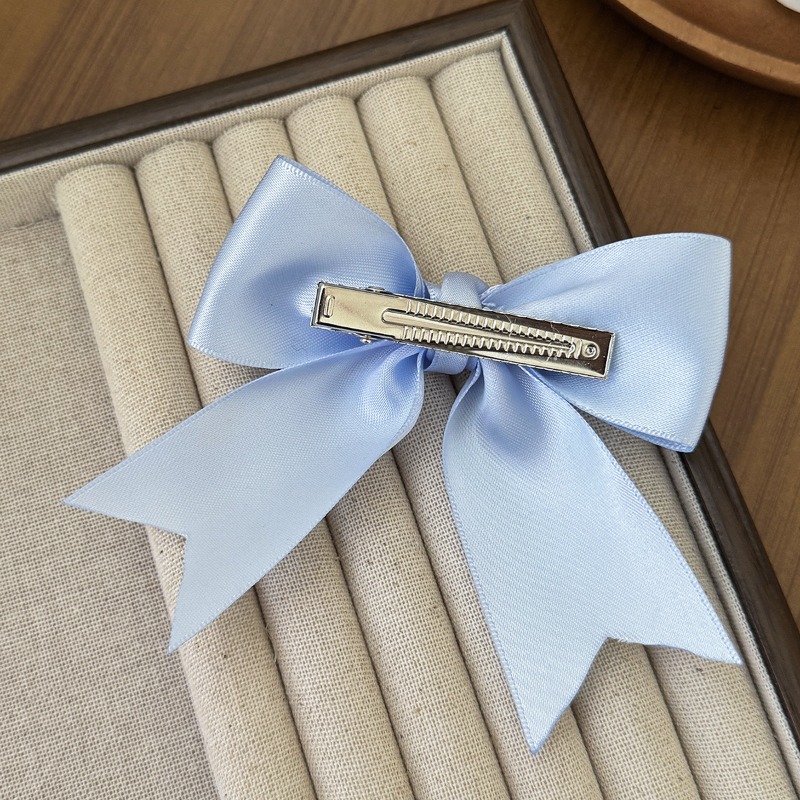 Barrette à cheveux en satin bleu clair avec nœud en dentelle et pendentif cœur pour femme, idéale pour le quotidien, les tenues Lolita, les rendez-vous et les fêtes