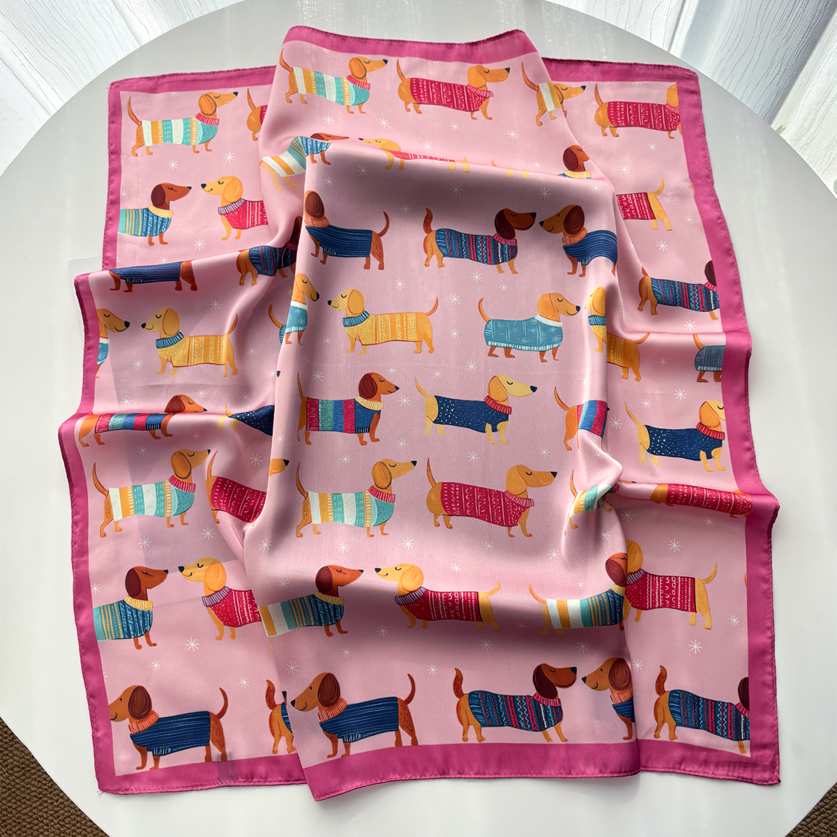 Écharpe carrée en coton imprimé chien pour femme, foulards élégants en soie imitation, bandanas, hijab de luxe, châles élégants