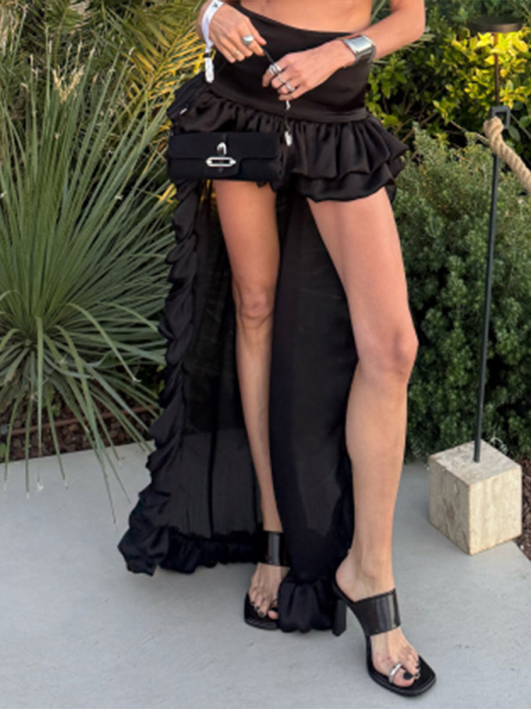 Ensemble 2 pièces jupe courte à volants et haut cape à épaulettes pour femme, jupe taille cintrée, nouvelle collection été 2026, tenue de sortie tendance pour femme