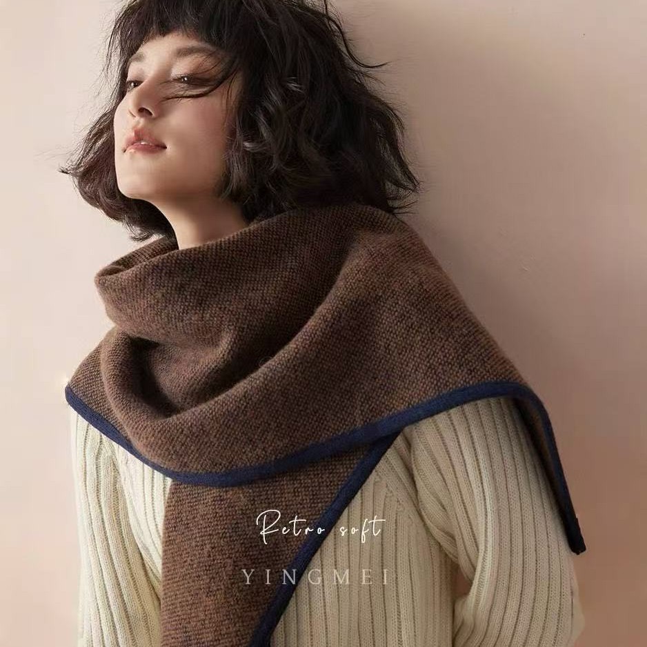 Écharpe Triangle 100% laine pour femmes, ingénérité britannique, ourlet fait à la main, châle polyvalent de couleur unie, double usage, hiver