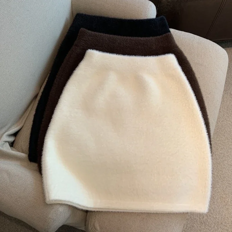 Taille élastique mince femmes jupe courte Sexy élégant tout-Match basique Mini jupe hiver doux décontracté tricot Imitation vison fourrure jupe