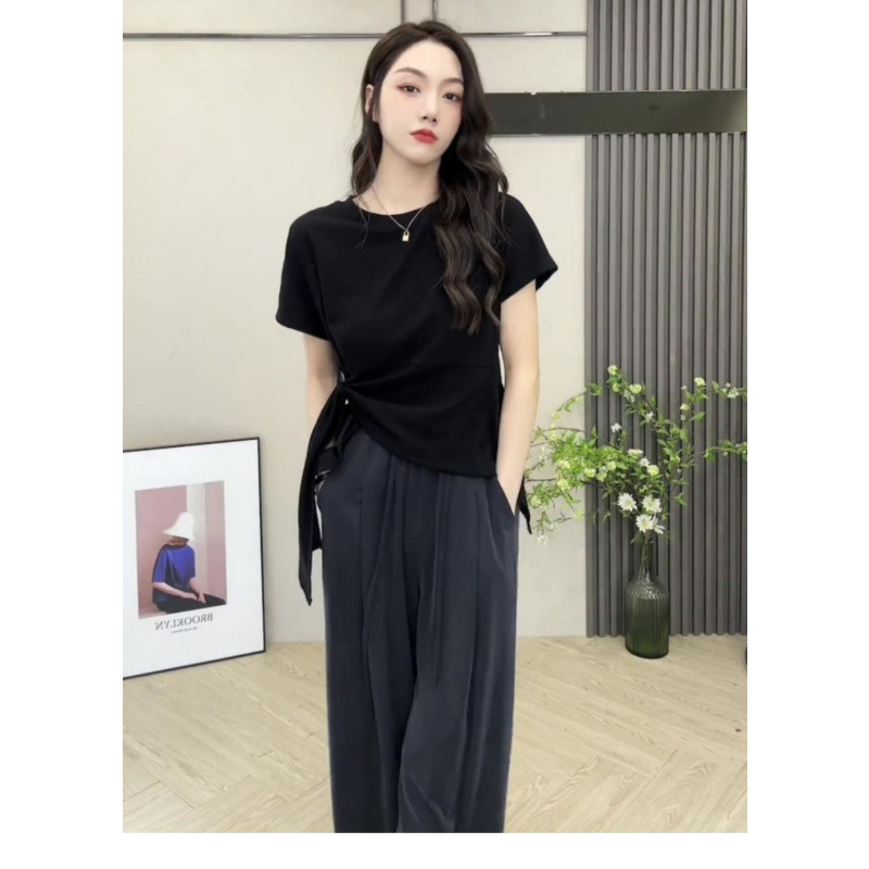 T-shirt décontracté à manches courtes pour femme, col rond, froncé, noué, ourlet asymétrique, coupe ajustée, streetwear d'été, tee-shirt basique, haut pour usage quotidien