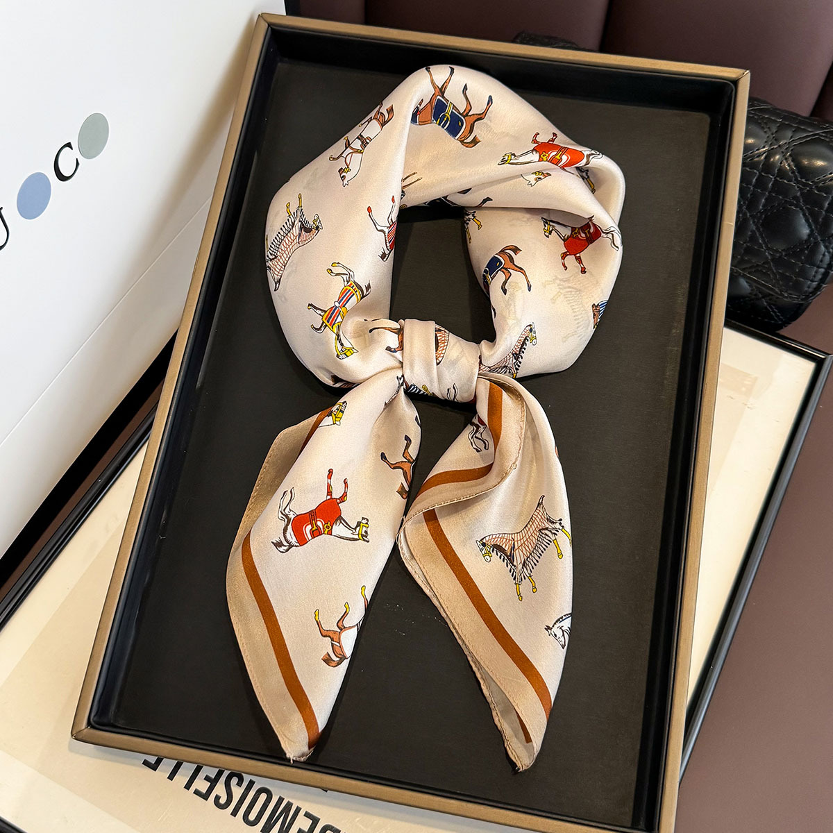 100% véritable foulard carré en soie Design de luxe imprimé femmes doux Satin bandeau foulard bureau Hijab bandeau foulards Bandanna