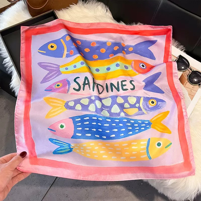 Foulards carrés en soie à motif poisson tendance pour femmes, élégants hijabs toutes saisons, décoratifs pour le cou, bandanas doux