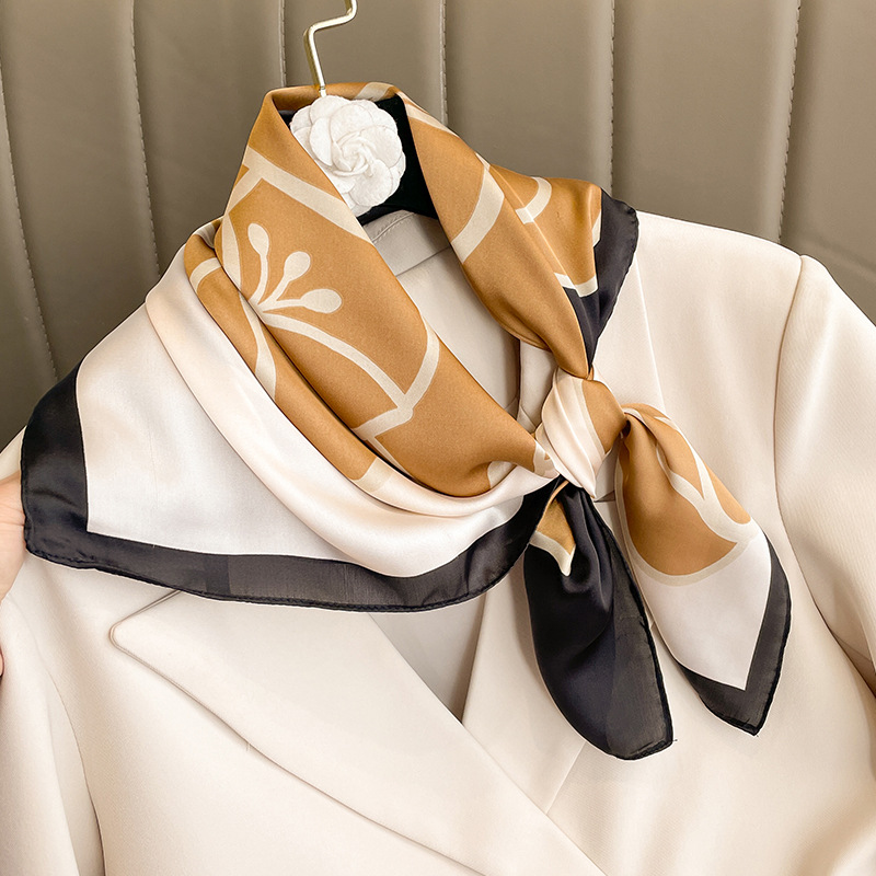 Nouvelle mode marque de luxe 70 cm foulard carré en soie femmes Satin châle enveloppement Hijab Echarpe cou cravate femme cheveux Bandana foulard