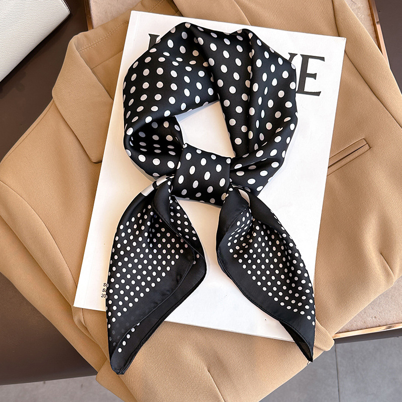 Foulard carré à carreaux en soie pour femmes, marque de luxe, Satin, cravate pour cheveux, bandeau de travail doux, nouvelle tête Hijab, 2024
