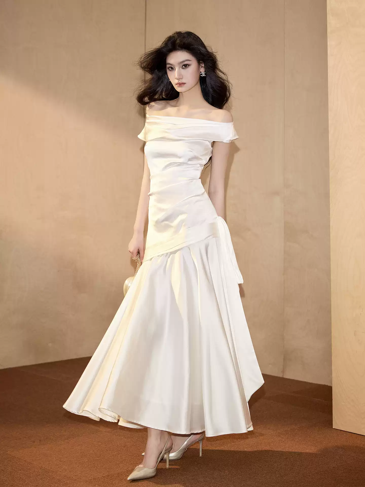 Robe élégante sans manches à épaules dénudées pour femme, robe de soirée haut de gamme sophistiquée cintrée à la taille