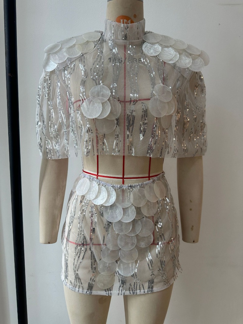 Tenue 2 pièces pour femmes, haut court en maille transparente + mini-jupe avec grandes paillettes rondes, ensemble de fête sur la plage style sirène