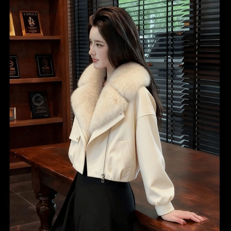 Nouvelle Collection Hiver 2026 – Manteau Court en Coton Style Étranger avec Col en Fourrure Beige, Coupe Ample et Polyvalente pour Femme