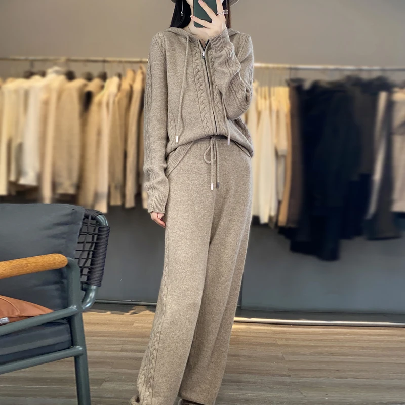 Ensemble 2 pièces pour femme en cachemire pur : cardigan à capuche avec motif floral torsadé, pull ample et pantalon large en mélange de laine