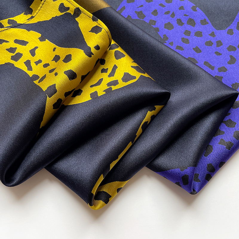 Foulard léopard 100% naturel en soie véritable pour femmes, châle Design imprimé d'animaux, enveloppes à la mode, Bandana, bandeau carré de 68cm, Hijab
