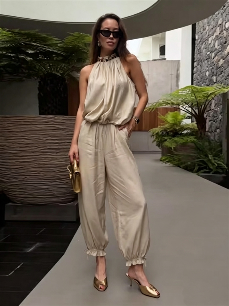 Ensemble 2 pièces pour femme 2026 : Haut perlé sans manches à col halter et pantalon ample à taille élastique