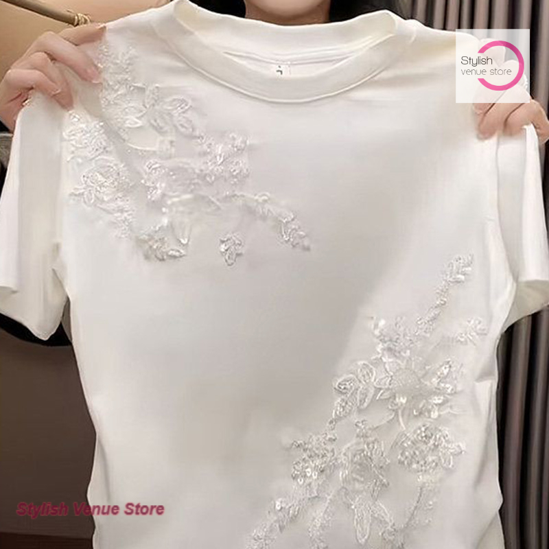 T-shirt blanc brodé de fleurs de style coréen pour femme, nouvelle collection printemps-été, design tendance et décontracté, top polyvalent.