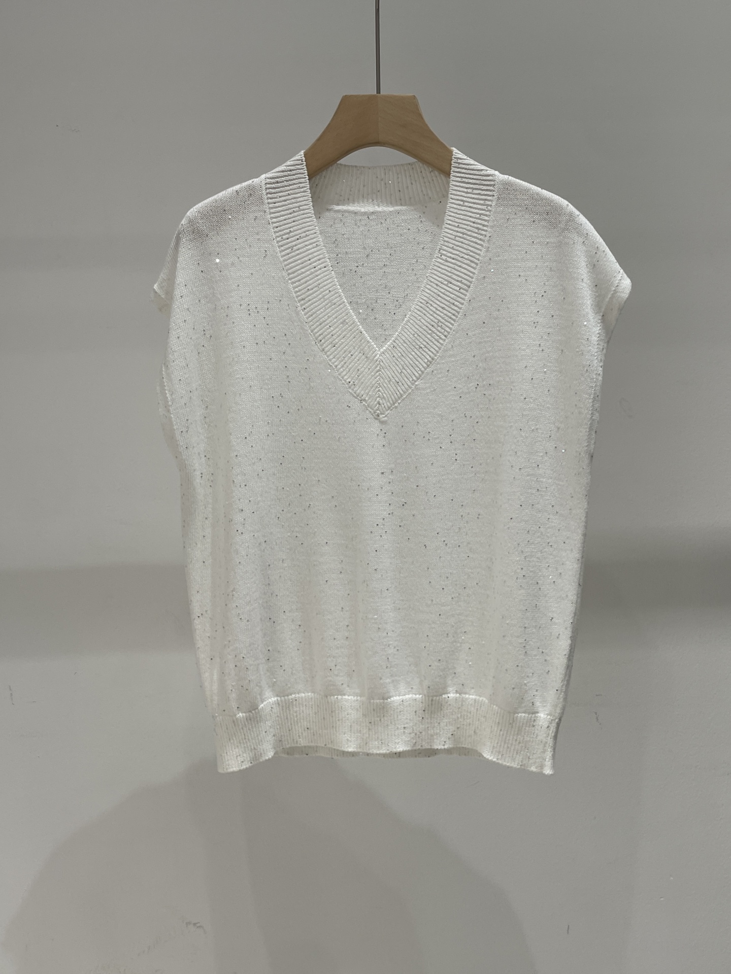 Gilet tricoté sans manches en coton et lin pour femme avec sequins et col en V