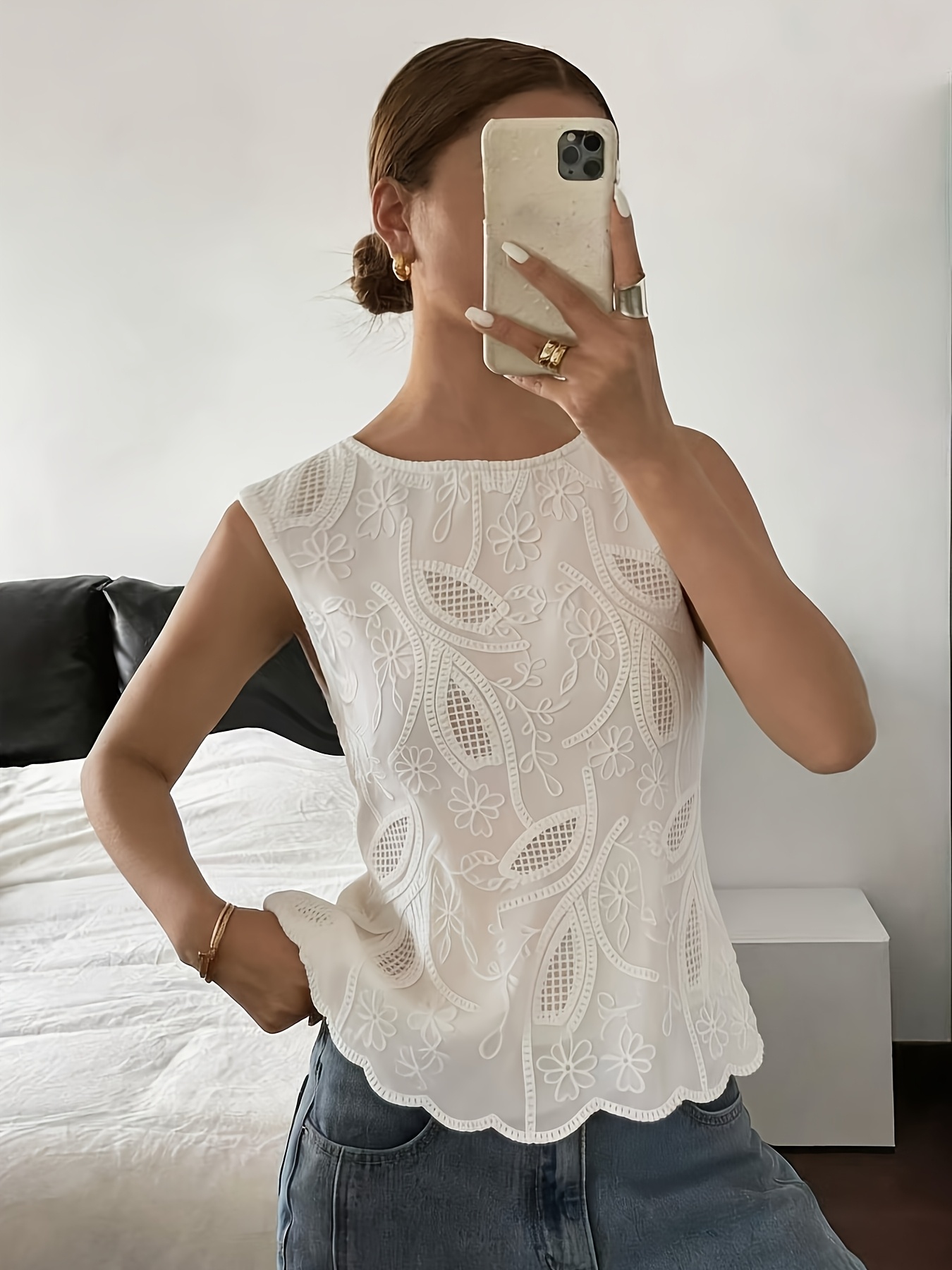 Chemisier élégant pour femme, nouvelle collection printemps-été, blanc, brodé de fleurs, col rond, sans manches, coupe ample, ourlet en dentelle