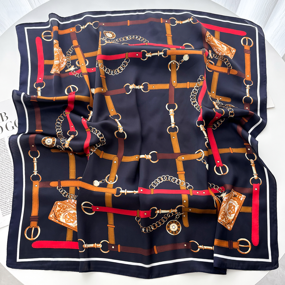 Foulard carré de luxe 70*70cm pour femme, en satin doux, élégant, utilisable comme bandeau pour cheveux, ruban pour sac, bandana, châle