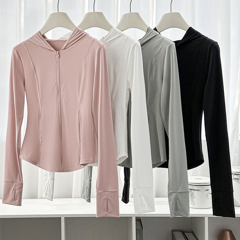 Veste de protection solaire en soie glacée pour femme, nouvelle collection 2026, à manches longues, à capuche, fine, zippée, style coréen, courte, ajustée, pour l'été, vêtement de sport.