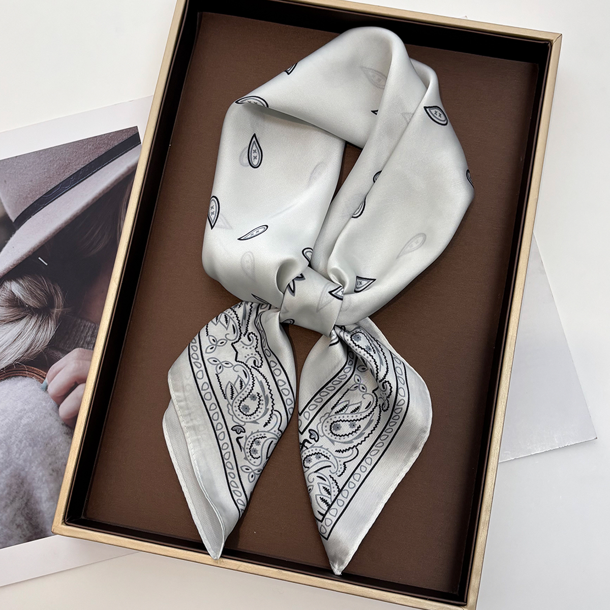 Mode impression femmes carré écharpe soie sentiment foulard Bandana dame printemps châle foulards enveloppement tête foulard bandeau de cheveux cravates