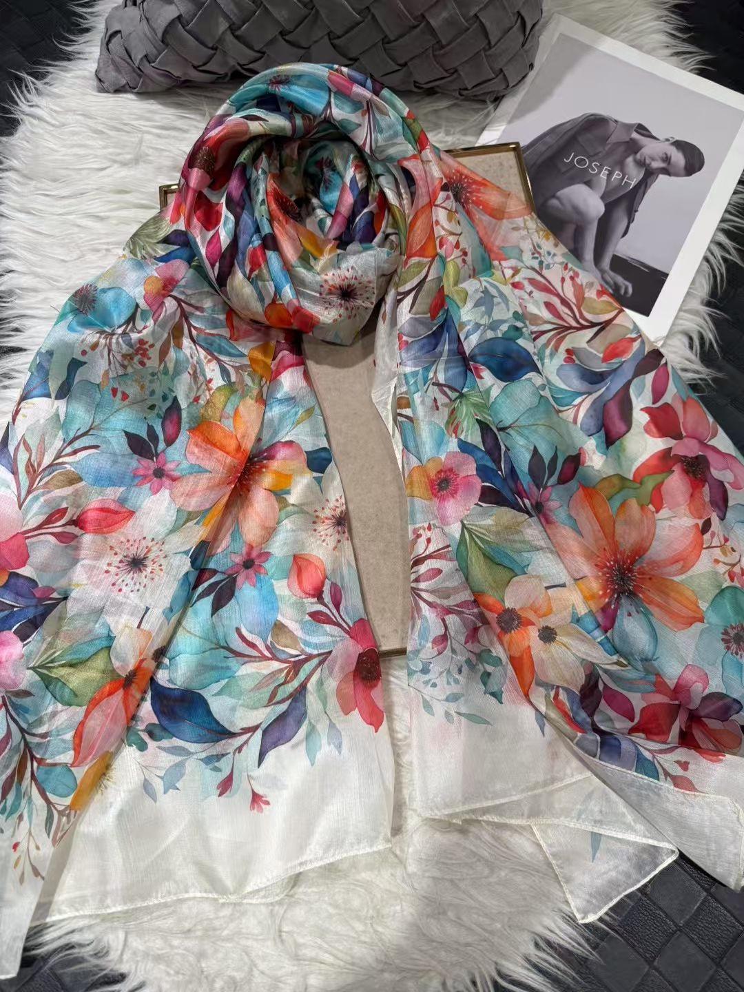 Blanc bleu femmes 100% foulard en soie de mûrier élégant Design Floral longue écharpe en soie Cape été plage soie châle enveloppement Hijab écharpe