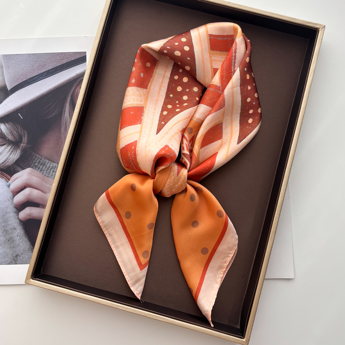 Foulard carré en soie imprimé Imitation pour femmes, Bandana, châle pour dames, attaches pour cheveux, nouvelle collection 2026