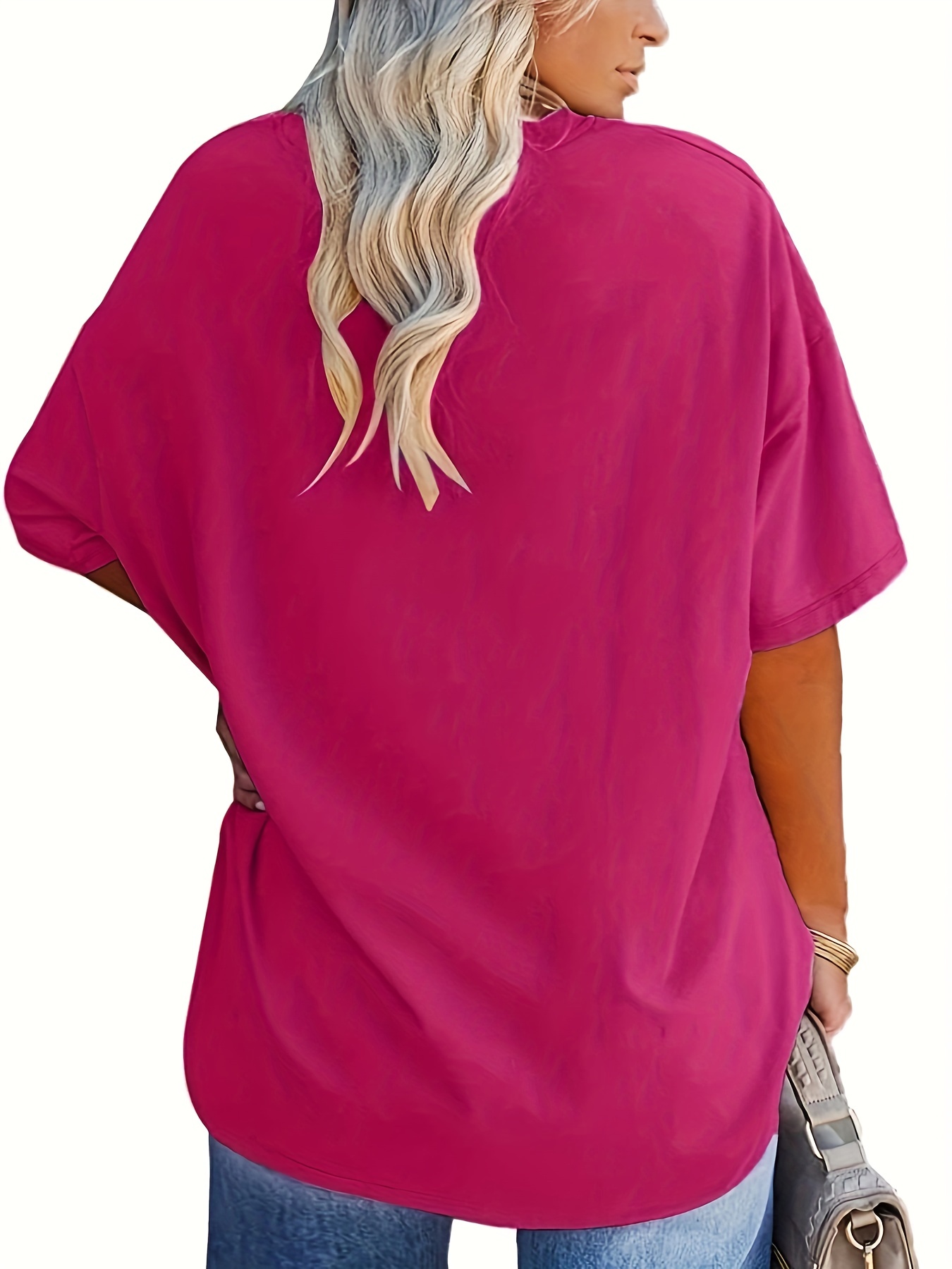 Grande taille femmes printemps et été mode simple fibre de polyester polyvalente de base avec T-shirt élastique à manches courtes de couleur unie.