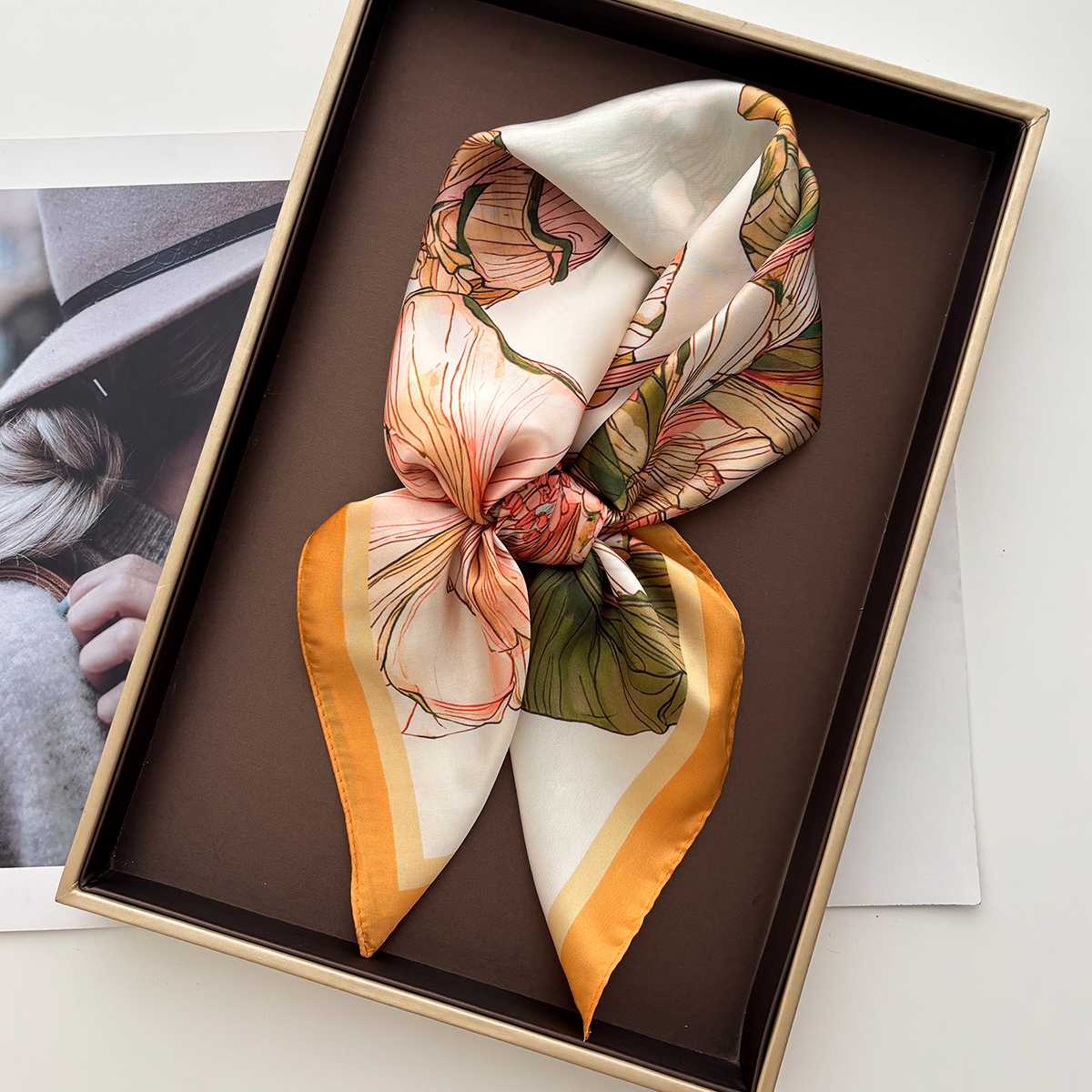 Élégant Foulard Carré en Soie Imitation Florale pour Femme, Bandeau Cheveux, Bandana, Écharpe de Cou, Nouveauté 2026