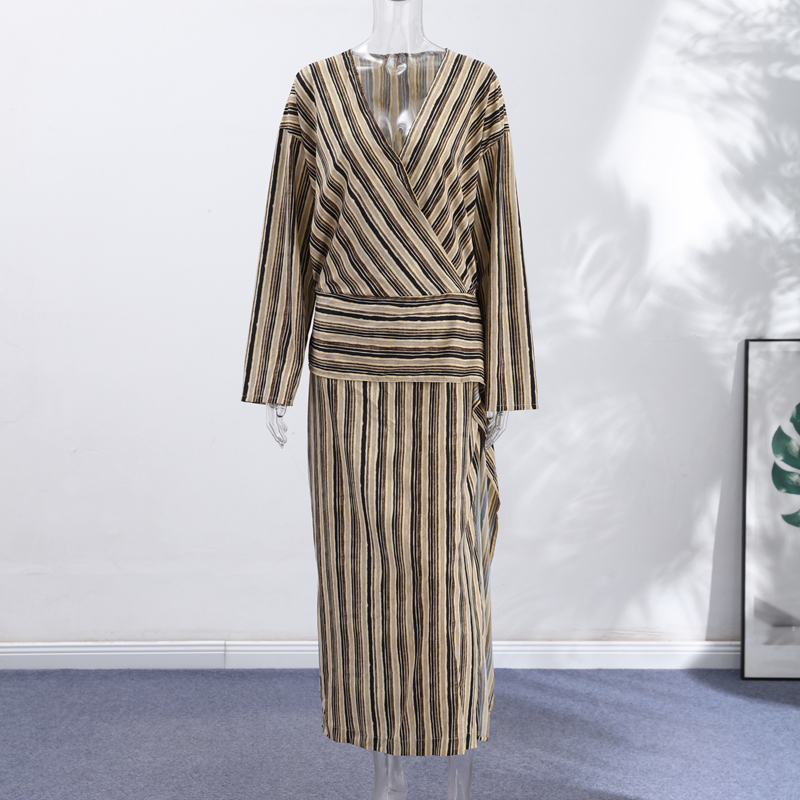 Robe rayée pour femme, col en V profond, manches longues, avec ceinture, tenue décontractée et ample pour le quotidien, collection 2026