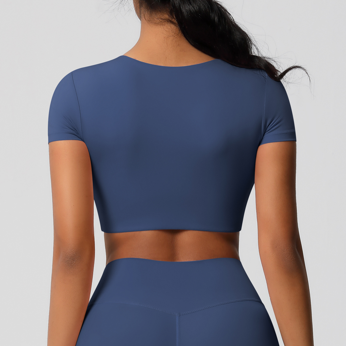 T-shirt de sport à manches courtes et col rond pour femme, vêtement d'été rembourré, respirant et extensible
