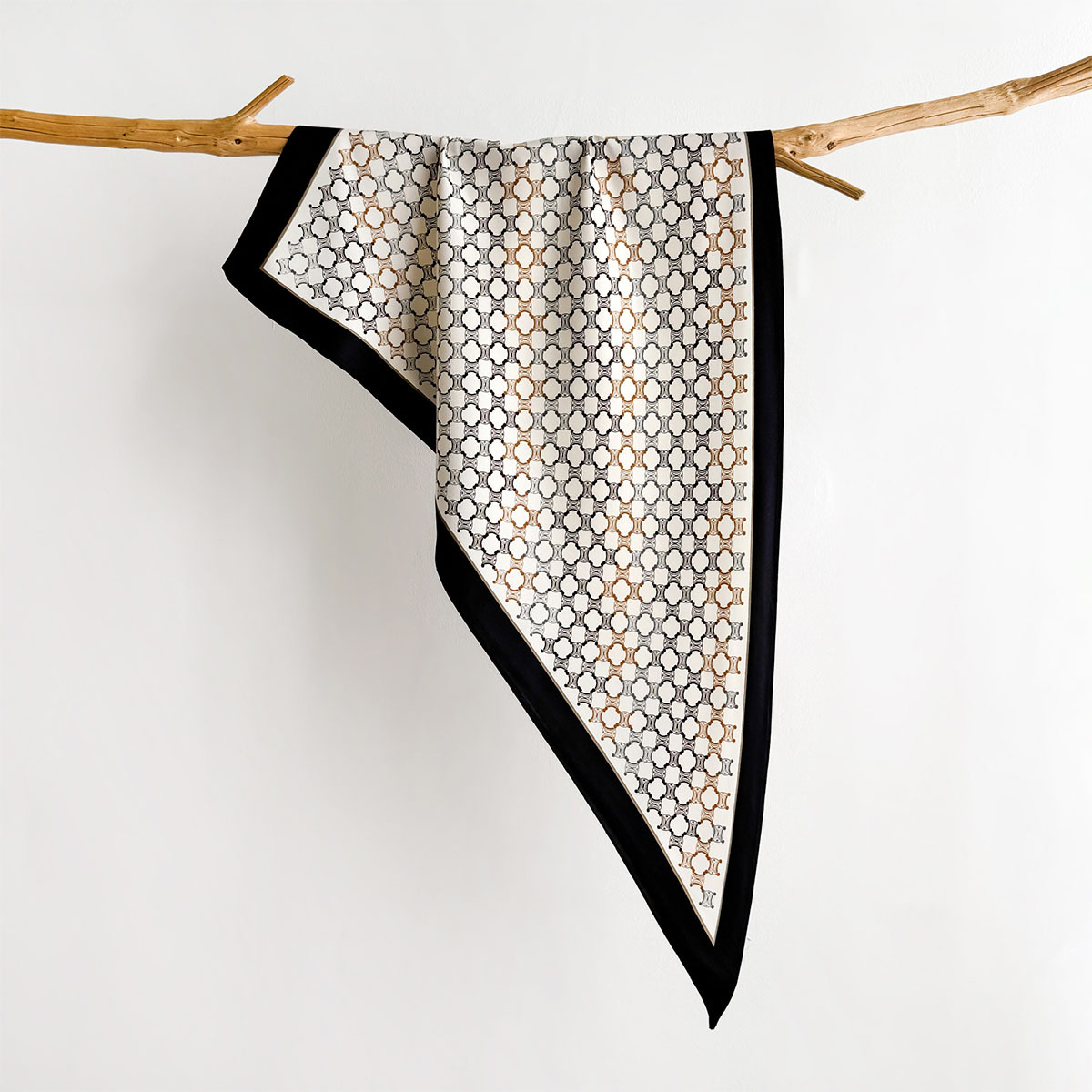 Foulard triangulaire doux et soyeux pour femme, en satin effet soie, écharpe de tête, bandana pour cheveux, châle, écharpe de cou, respirant