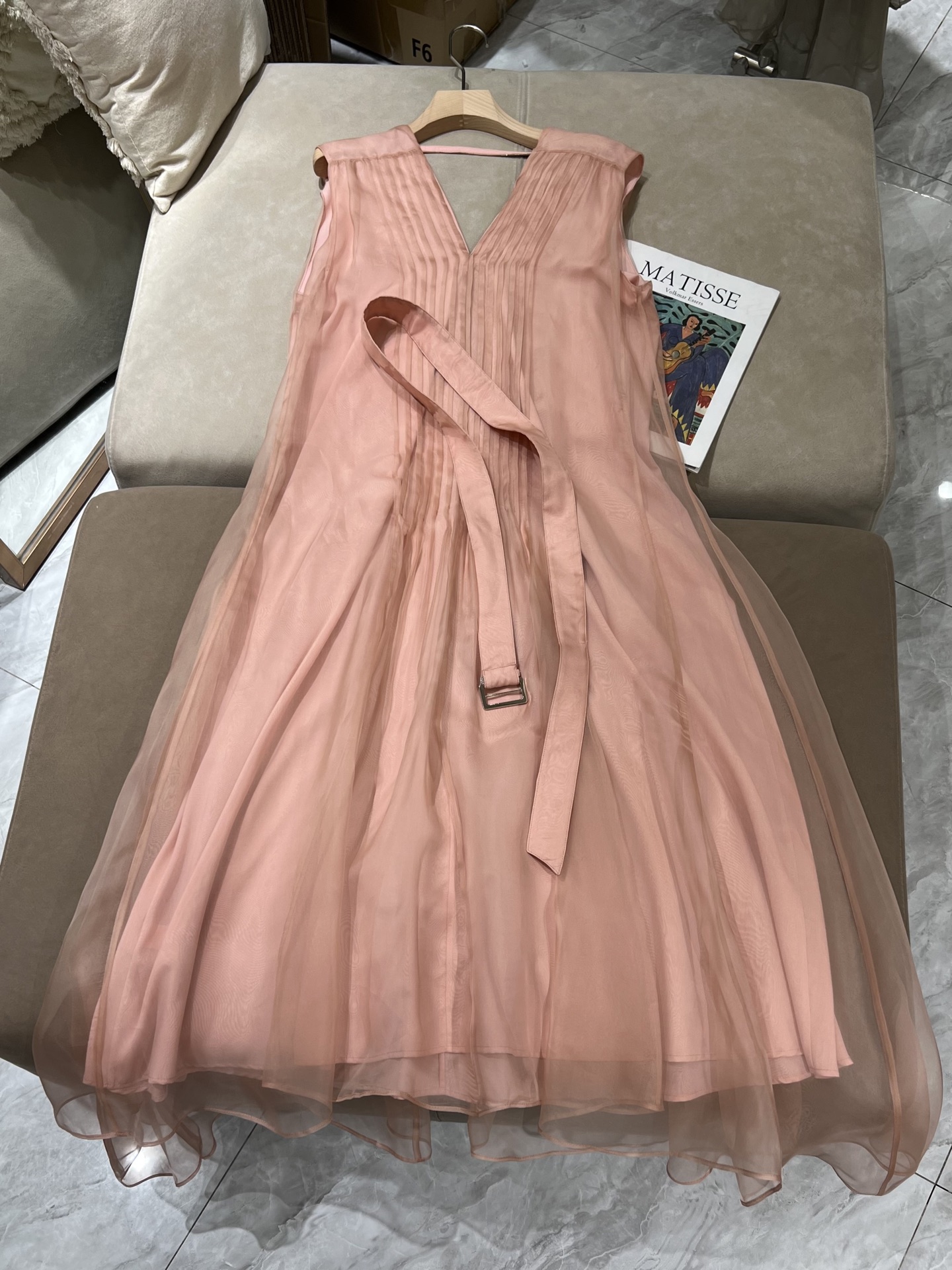 Robe d'été en soie de mûrier avec ceinture, sans manches, ornée de perles, coupe droite