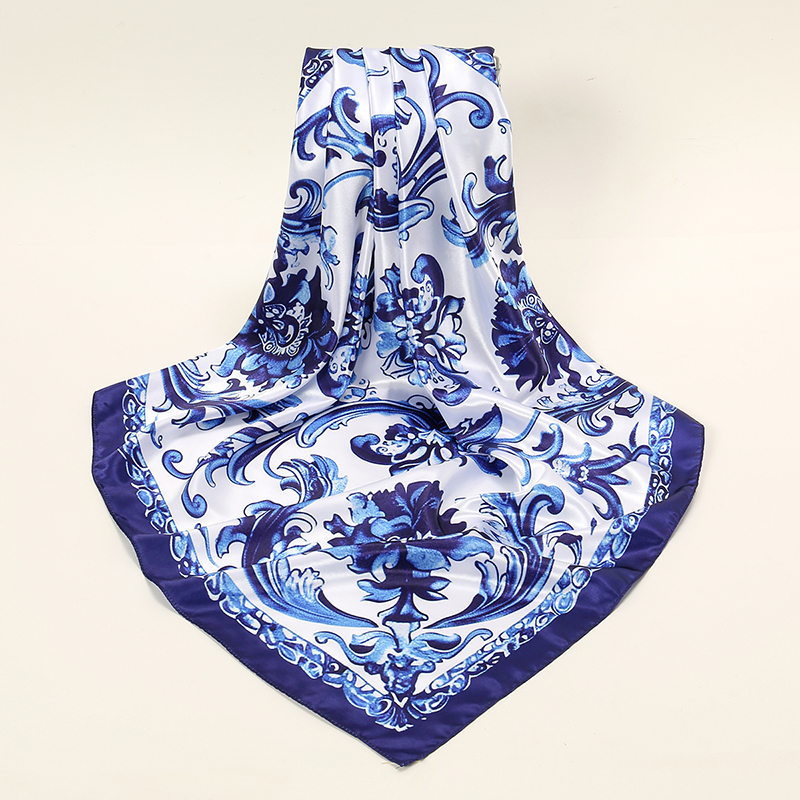 Écharpe carrée en satin pour femme, hijab musulman, écharpe de sauna, bandana imprimé en porcelaine bleue et blanche, bandeau de sauna, nouveau, 2024