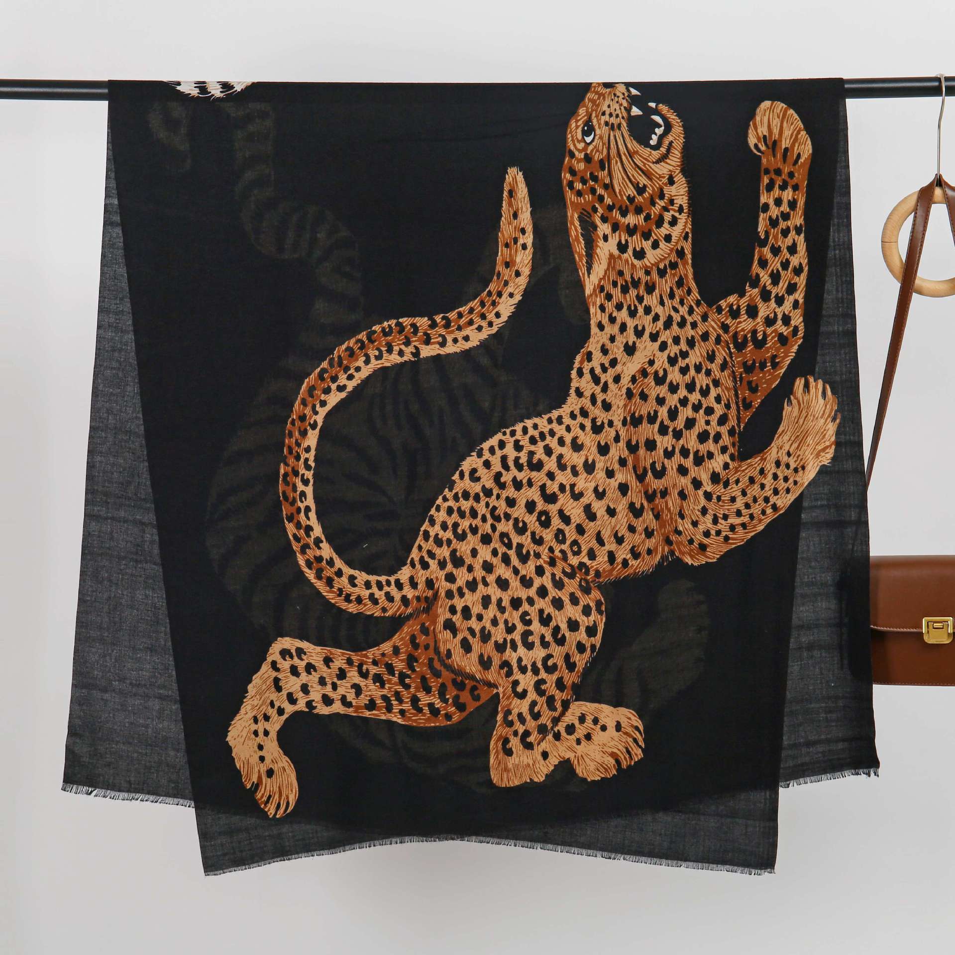 Écharpe de luxe pour femme, imprimé léopard et tigre, châle doux, écharpe vintage à motif animal, écharpes de cou surdimensionnées et respirantes pour tenue quotidienne