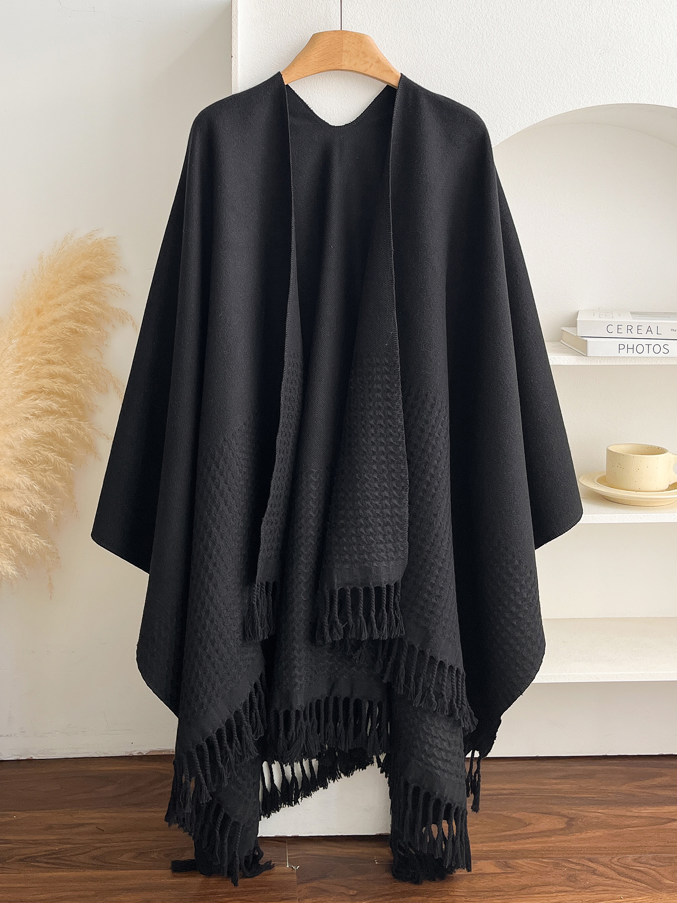 Nouveau style populaire automne-hiver : Écharpe chaude à franges et fente, double face, ondulée tridimensionnelle, tendance, idéale comme cadeau d'anniversaire