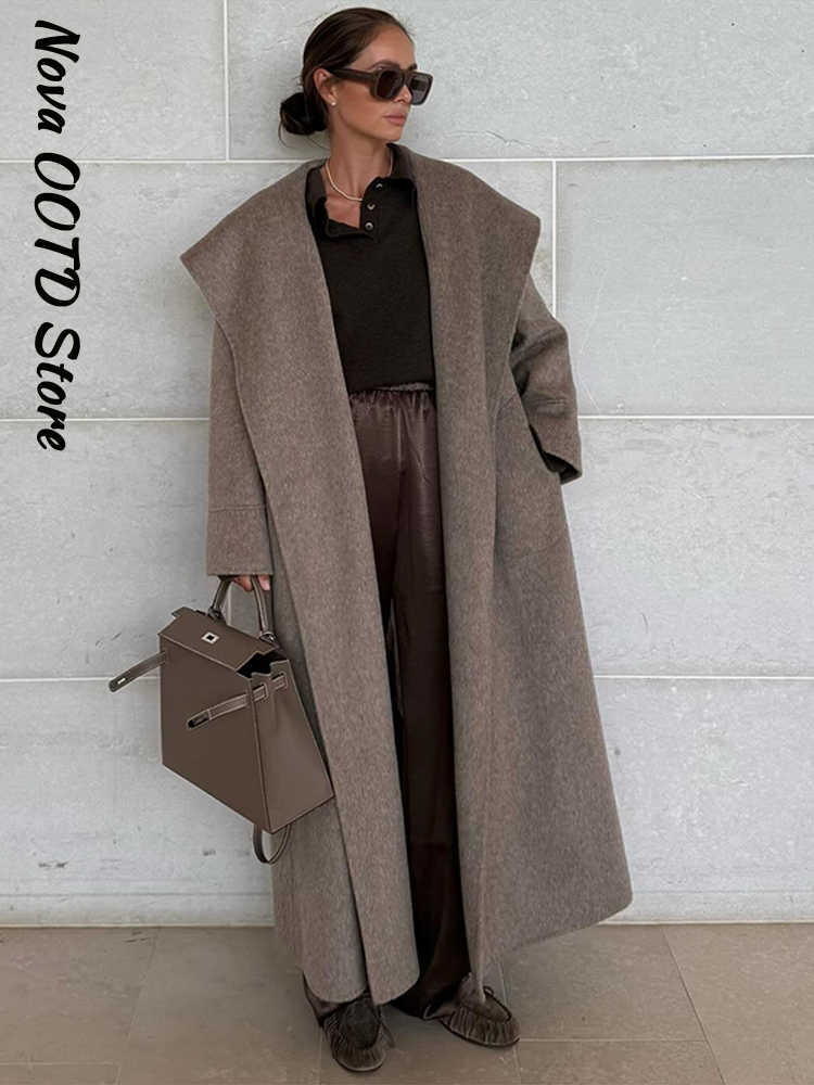 Manteau long en laine élégant à col châle et lacets pour femme, avec ceinture et revers, épais, collection automne-hiver 2026, chic et tendance
