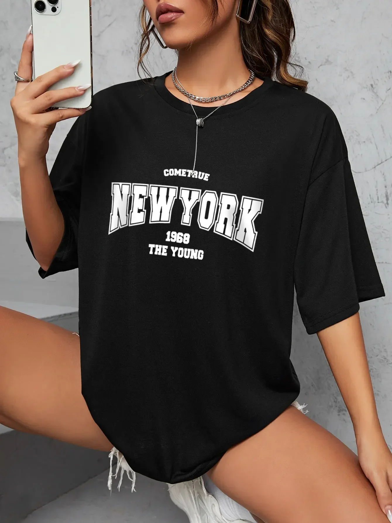 Chemises pour femmes 1968 The New York Is Young femmes t-shirts surdimensionné créativité Streettshirt à manches courtes vêtements graphiques t-shirts