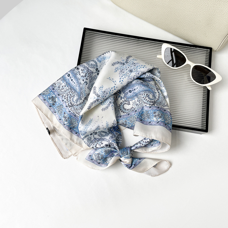 Foulard bandana vintage bleu en satin à motif cachemire pour femme, foulard en soie imprimé bohème, attache-cheveux, foulard carré pour le cou, turban de plage