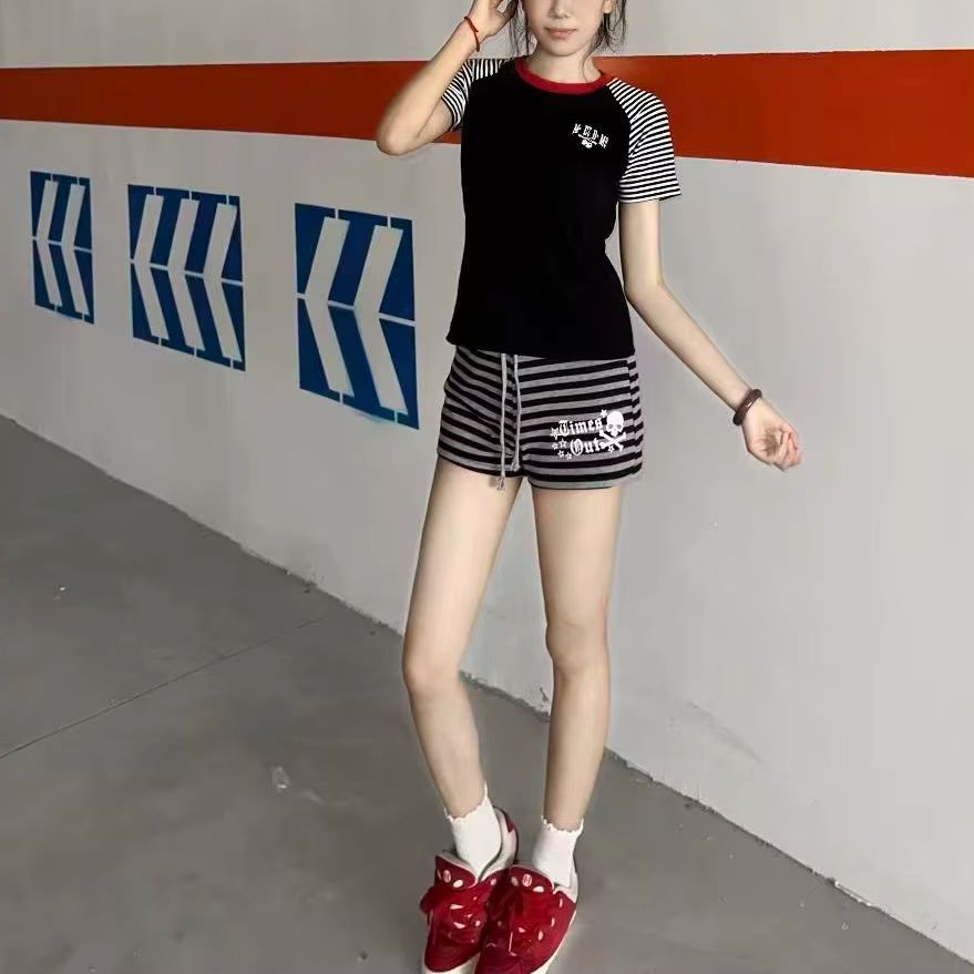 Shorts pour femmes, pantalons courts décontractés, mode Y2k, nouveaux modèles 2026, bas tendance, imprimé crâne rayé, shorts chics