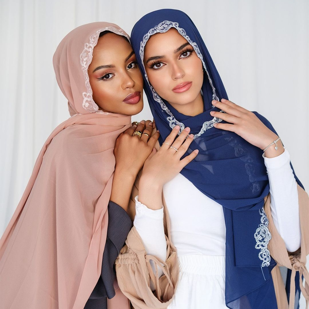 Hijab musulman très vendu, de bonne qualité, doux, en mousseline Bawal, avec dentelle.