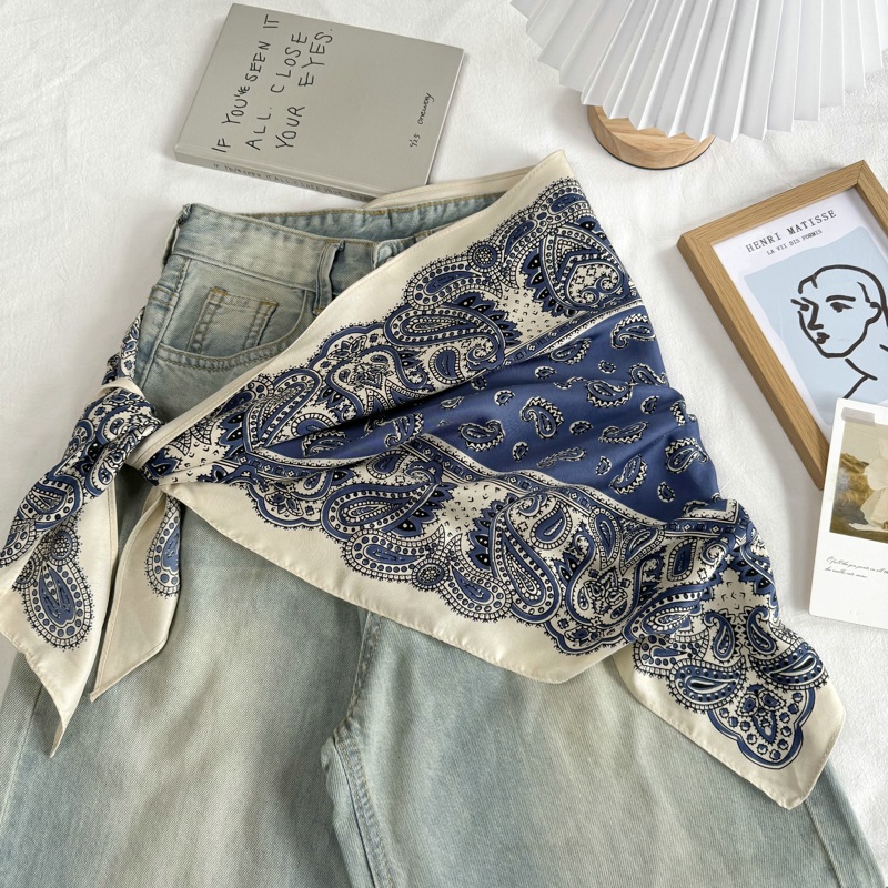 Foulard en soie triangulaire multifonctionnel de style coréen, de haute qualité, utilisable comme bandeau, écharpe, étole, châle ou petit foulard