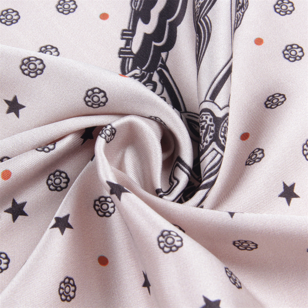 Marque foulards en soie selle imprimé sergé foulard en soie femmes châles Design de luxe Hijab mode carré frisé écharpe foulard