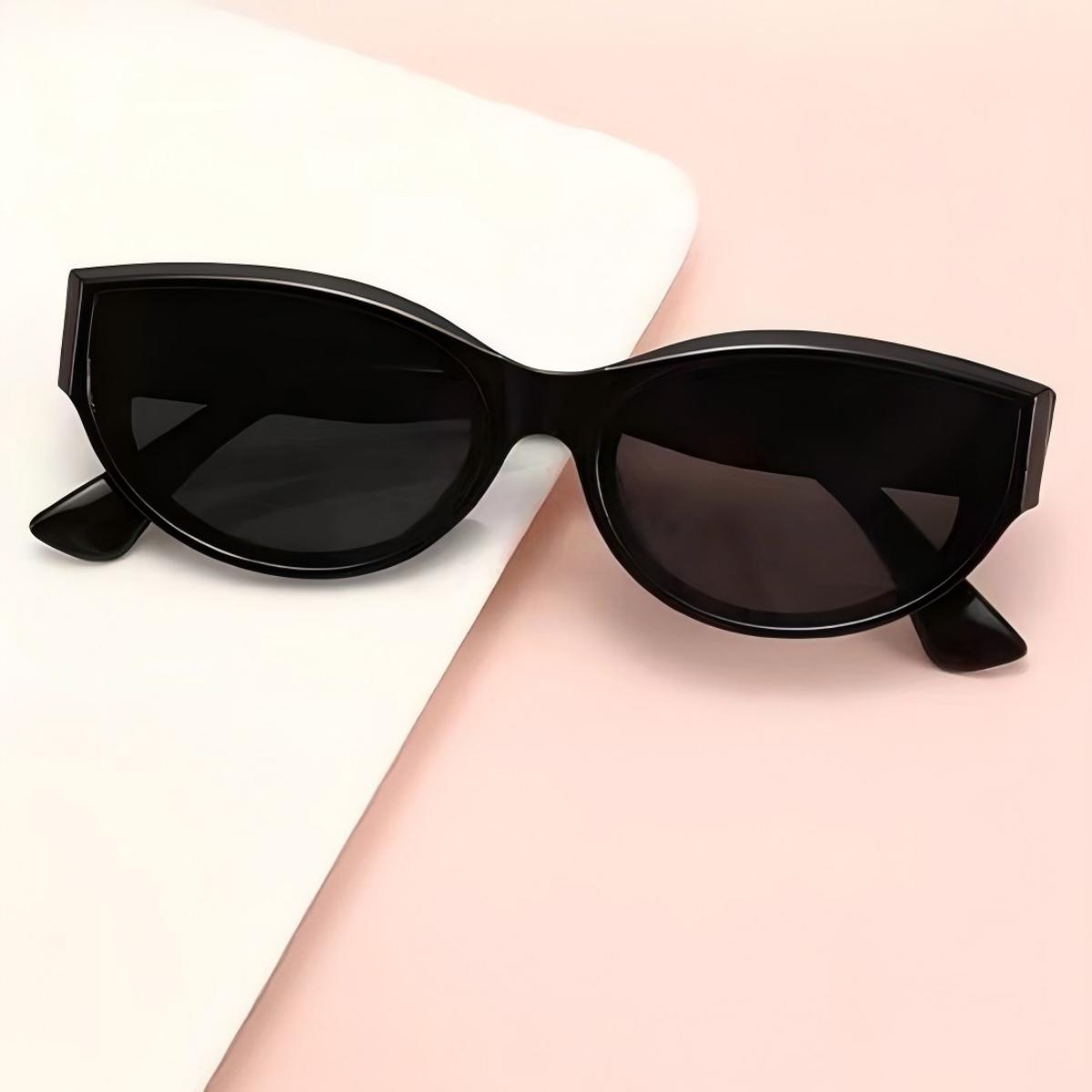 Lunettes de soleil asymétriques minimalistes de couleur unie, adaptées à un usage quotidien en extérieur, polyvalentes et élégantes