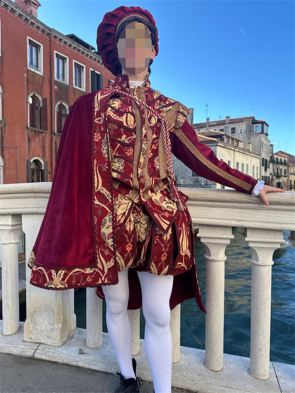 Tudor roi élisabéthain Costume rouge fantaisie robe de bal historique Renaissance Noble Costume tenues avec ensemble de chapeaux