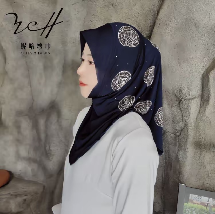Hijab instantané en jersey doux pour filles musulmanes, motif diamants et roses
