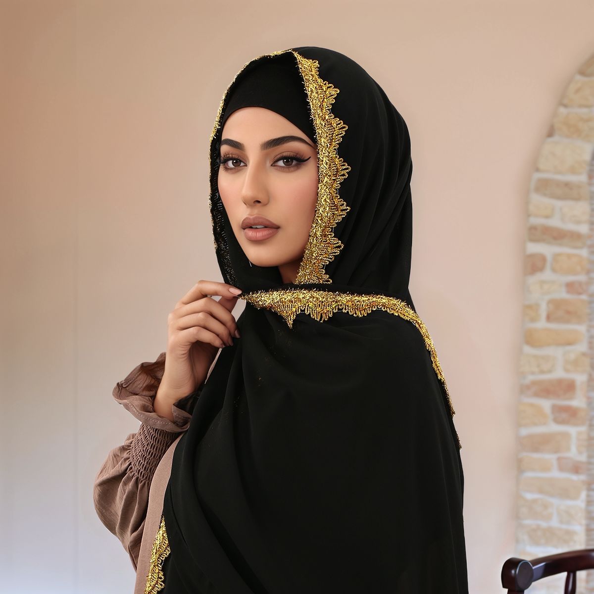 Écharpe Hijab en mousseline de soie et dentelle brillante pour femmes musulmanes, châle Long enveloppant de qualité supérieure, bandeau magnifique Style de fête, silencieux
