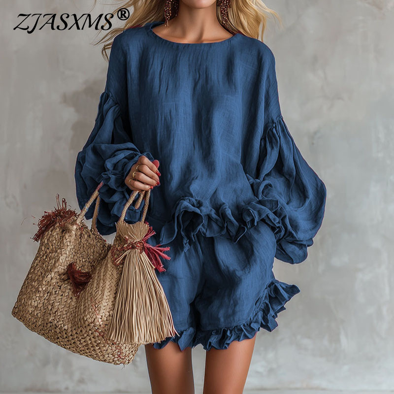 Ensemble décontracté bohème pour femme : haut élégant à col rond et ourlet à volants, et short de plage, coupe ample, couleur unie, style streetwear, idéal pour le printemps et les vacances.