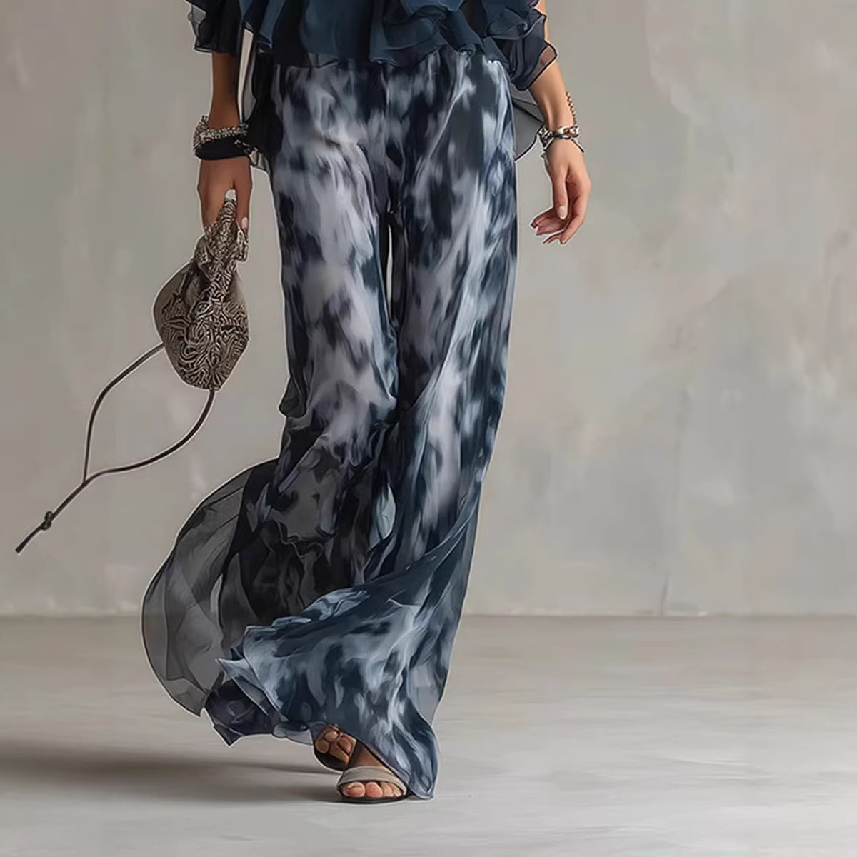 Ensemble assorti 2 pièces en mousseline de soie pour femme, élégant, bleu marine, haut à col halter et pantalon large imprimé, tenue pour femme